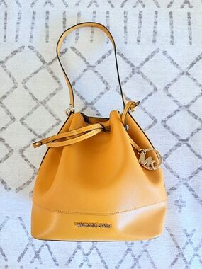 Michael Kors Trista Bucket Bag Mustard Yellow Saffiano Shoulder Bag